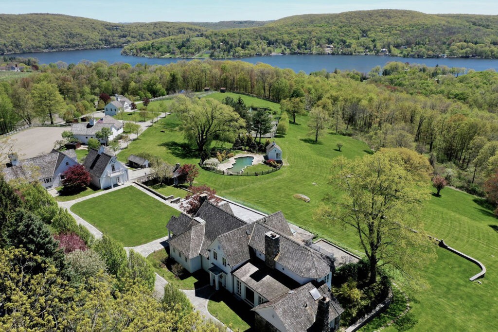 Bennet Sullivan Architects CT house